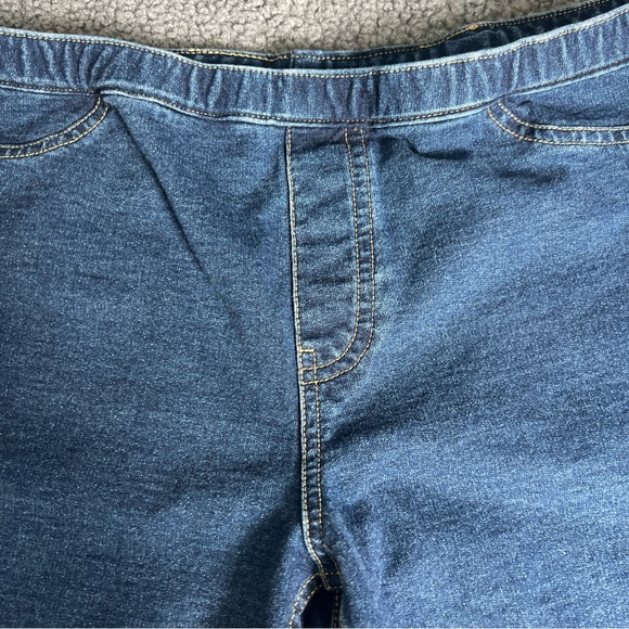 Hue Women's Stretch Slim Fit Pull On Denim Leggings Size M - Picture 5 of 10